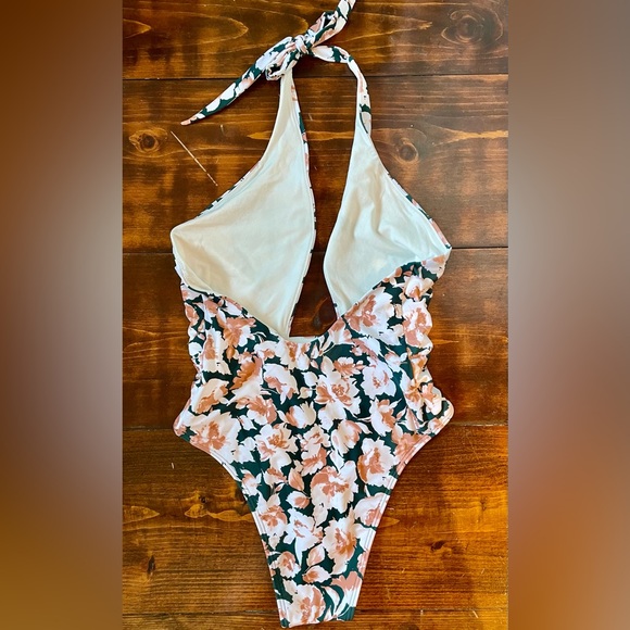 Small Cross Halter One-Piece Swimsuit Abercrombie & Fitch ( New Without Tags) - Picture 5 of 5